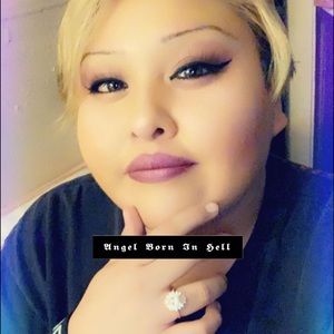 Meet your Posher, Alicia